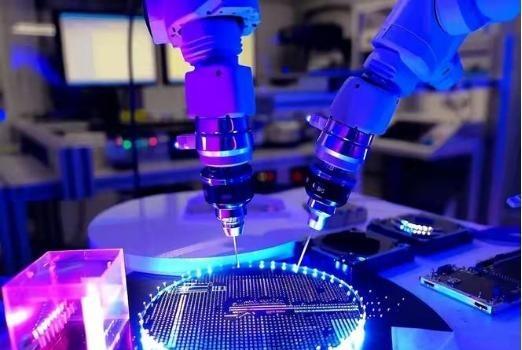 中国买了光刻机，却不急着造芯片？美国专家直言：他们在下一盘大棋！实际上，这一策略