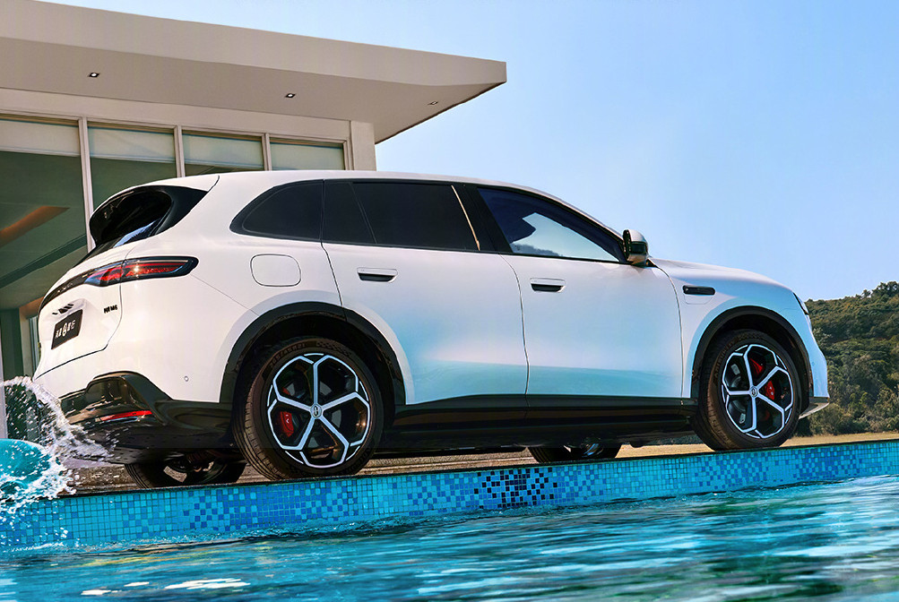 【问界M6正式价格降1万，增程截L6，纯电卡YU7】全新问界M6正式上市价格比