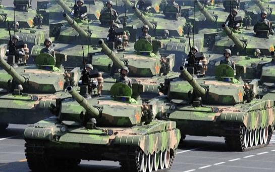 铁甲巅峰对决：中国99A与美国M1A2主战坦克深度数据解析在现代陆地战场，