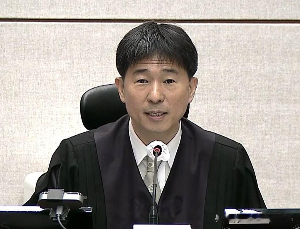 2月6日韩国最高法院公布法官定期人事调整方案，前总统尹锡悦内乱主谋案审判长池贵渊