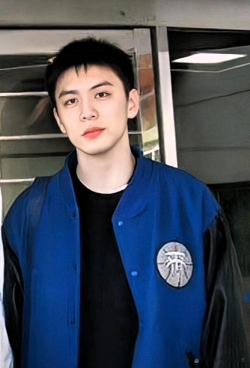 杨鸣就算战绩不佳请辞，也会好聚好散，原因很简单，篮球记者邵化谦曾说过，主教练离职