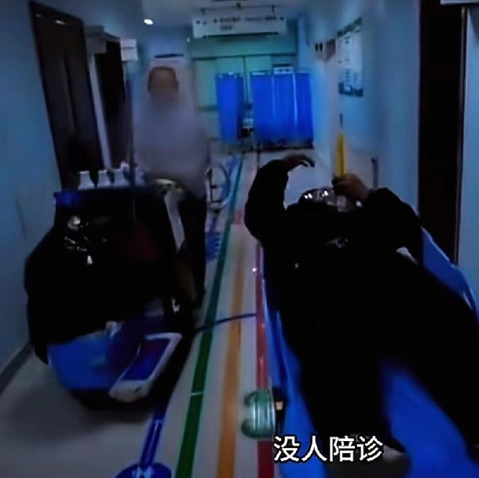 兄弟，这样的女朋友就别要了内蒙古包头一位外卖小哥在送外卖的时候与机动车发生接触