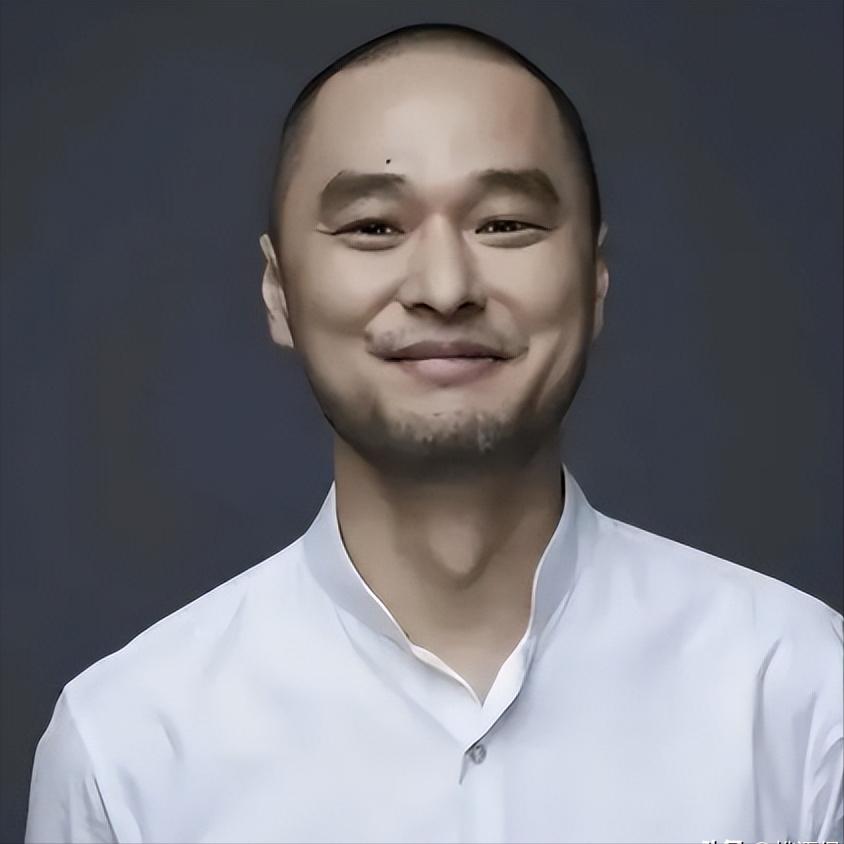 有一天，身价8亿的冯唐组了一个豪华饭局，只邀请了10个人，没承想竟然有6