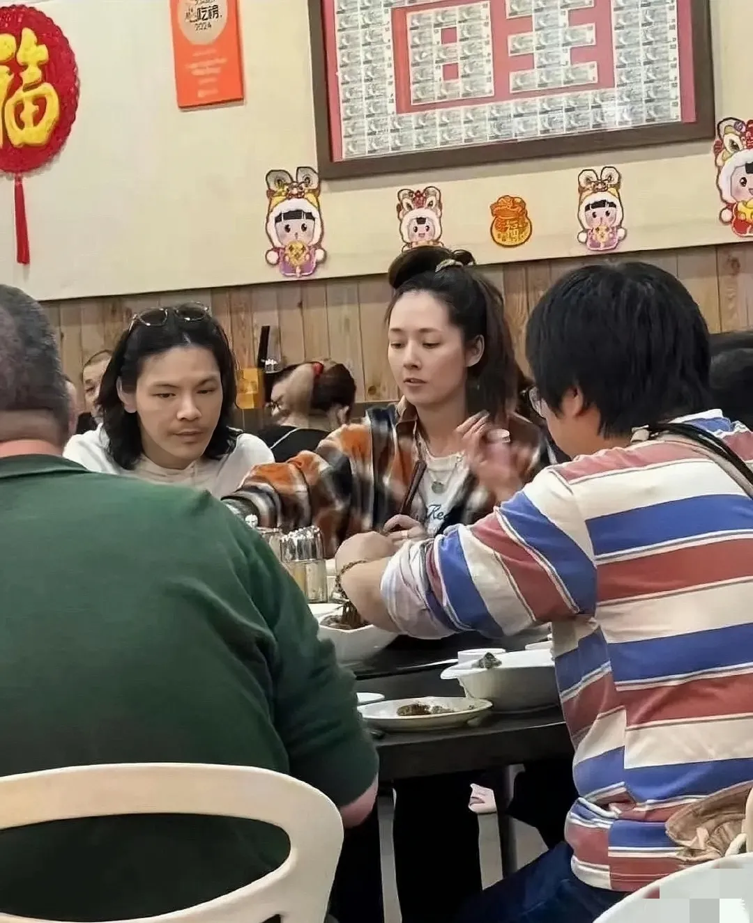 郭碧婷怎么变成这样了…待一起久了真的会越来越像吗？和向佐都有夫妻相了……还