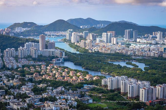 2025年1月，三亚房价均价27550元；2025年2月，三亚房价均价2715