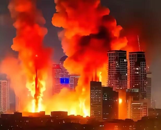 全球首创！伊朗直捣霸权命门，炸瘫美企数据中心，战争规则被彻底改写！​​石破天惊