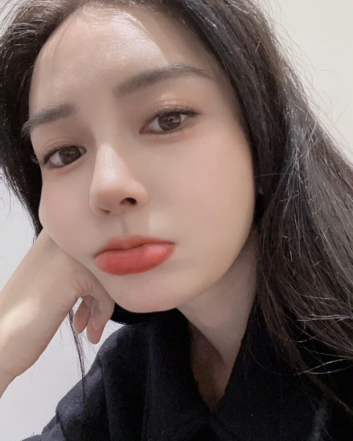 杨颖angelababy九宫格美鼻自拍来袭，分享出你最爱的是哪张