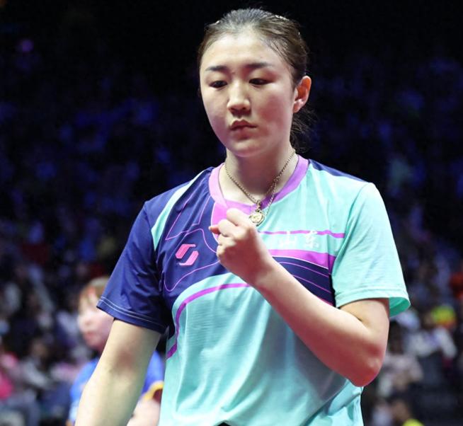 陈熠这是要爆冷陈梦的节奏！第一局陈梦8:4领先陈熠连续追球，一路追到9