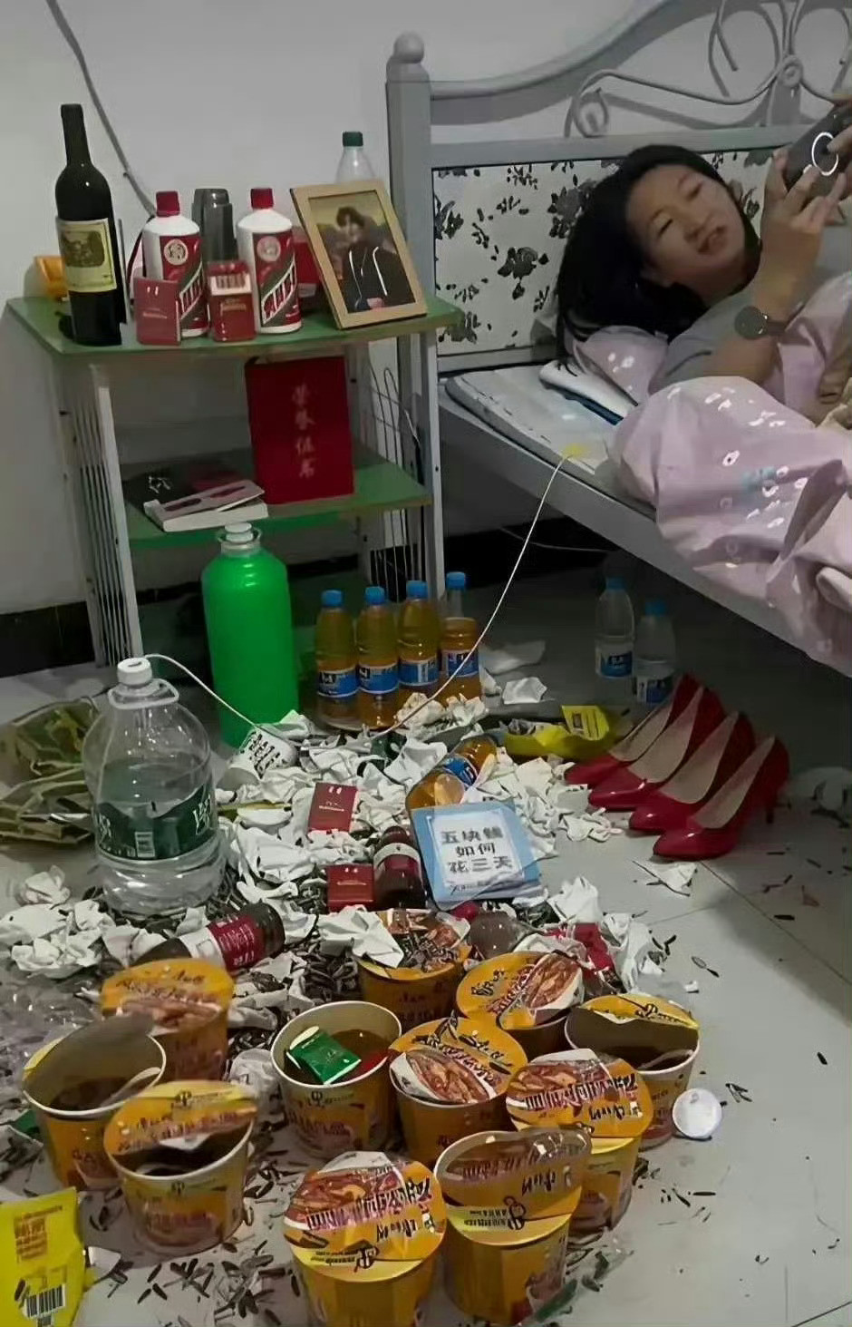 她是如何做到这么精致又凌乱的