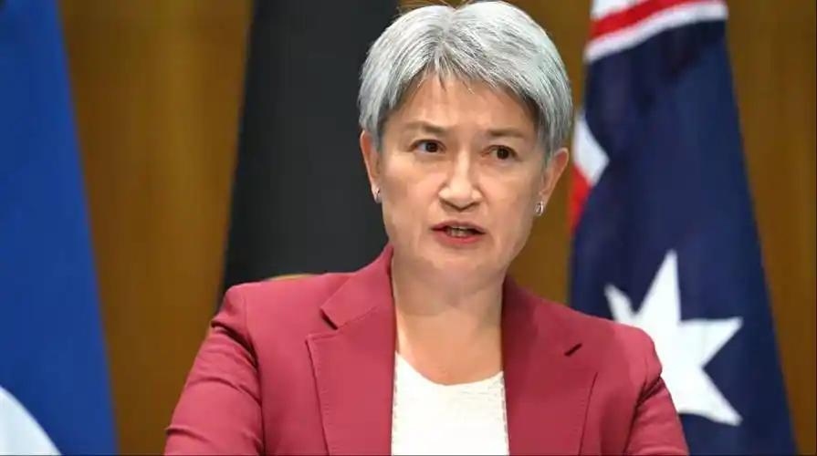 中国核潜艇太平洋试射，黄英贤称“破坏稳定”：这顶帽子到底扣给谁？一枚从水下发
