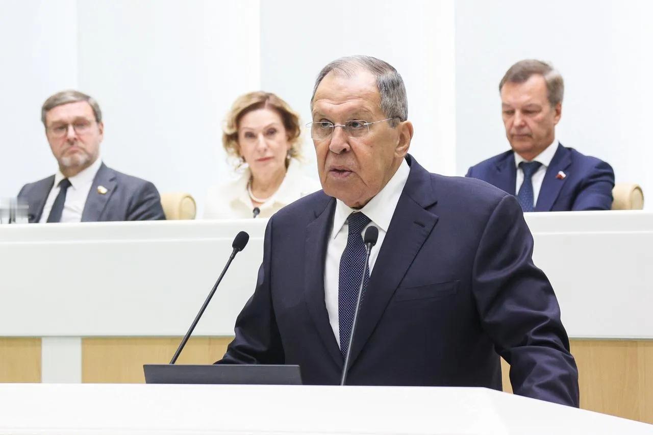 拉夫罗夫表态：如果台湾海峡局势有变化，俄罗斯将支持中国。12月28日，俄罗斯