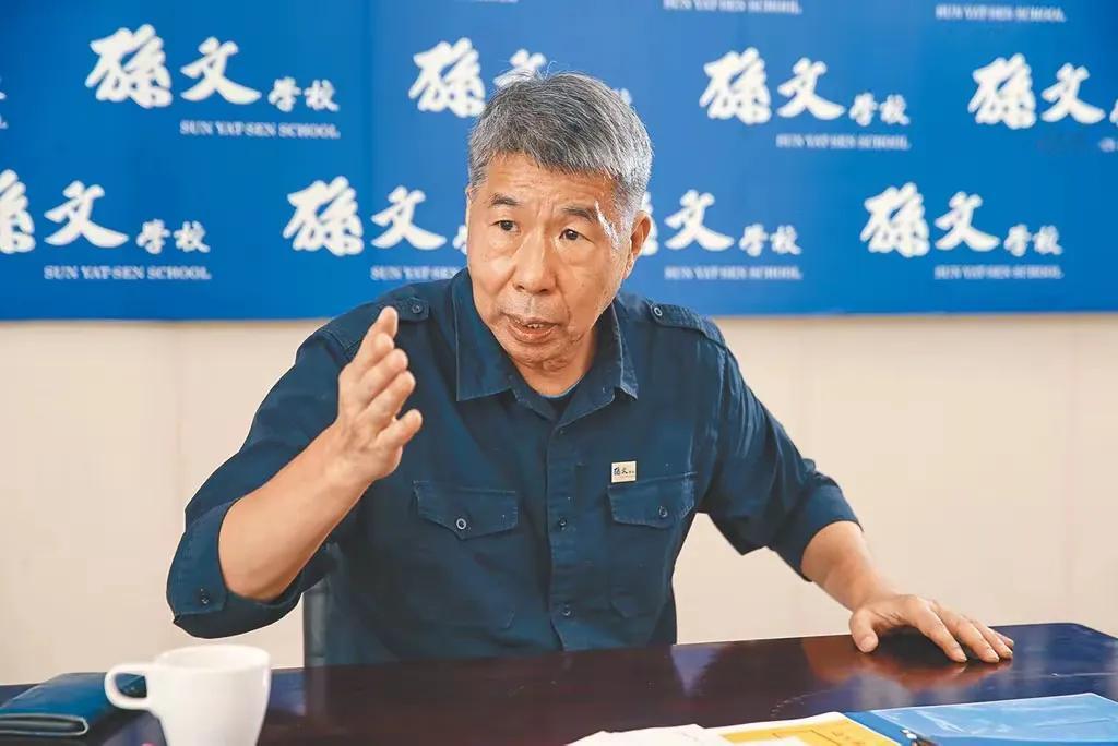 张亚中有希望当选下一届的国民党党主席，从目前来说，卢秀燕好像无心从朱立伦手中接棒