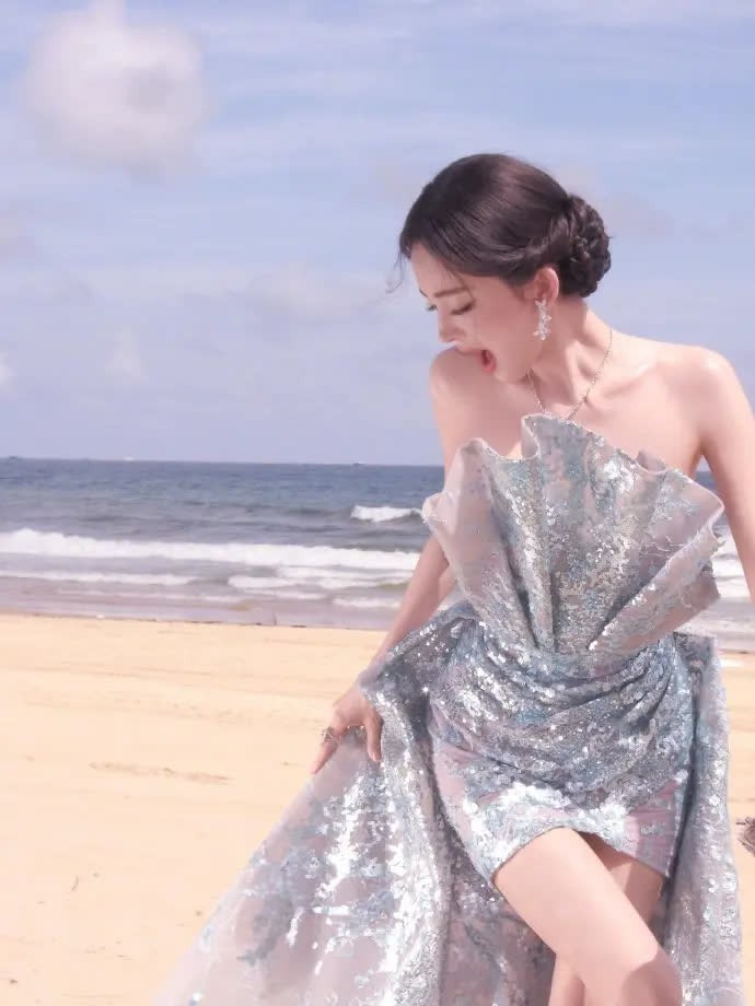 娜扎简直是人鱼公主。嘉人盛典