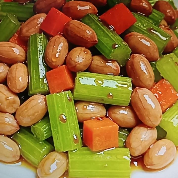 菜市场真是个宝藏地，有很多被低估的控糖高手，10块钱就能买一堆。就说魔芋，价格亲