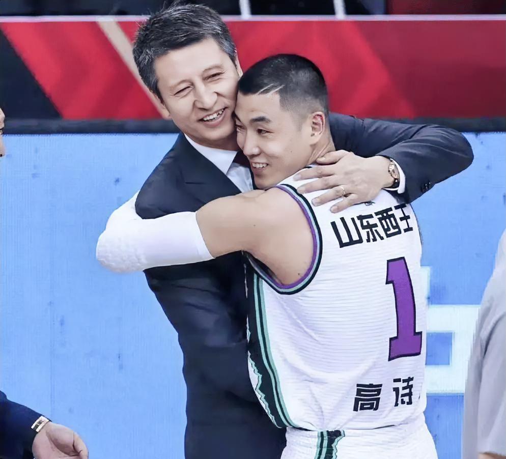 太精彩了！山东队99-95力克北京队，这3位球员必须为赢球记大功！1.鲍威