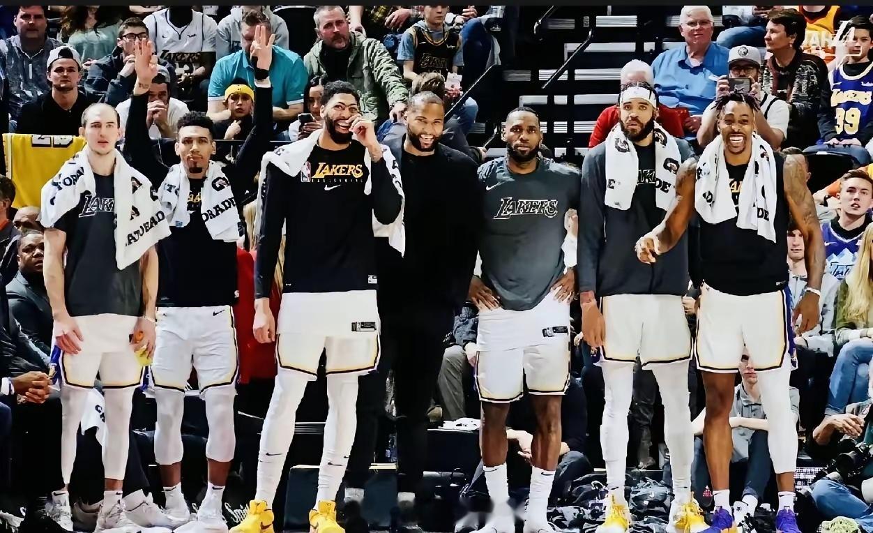 20-21赛季的湖人，那防守简直无敌，说是“禁飞区”一点不为过。每场8-