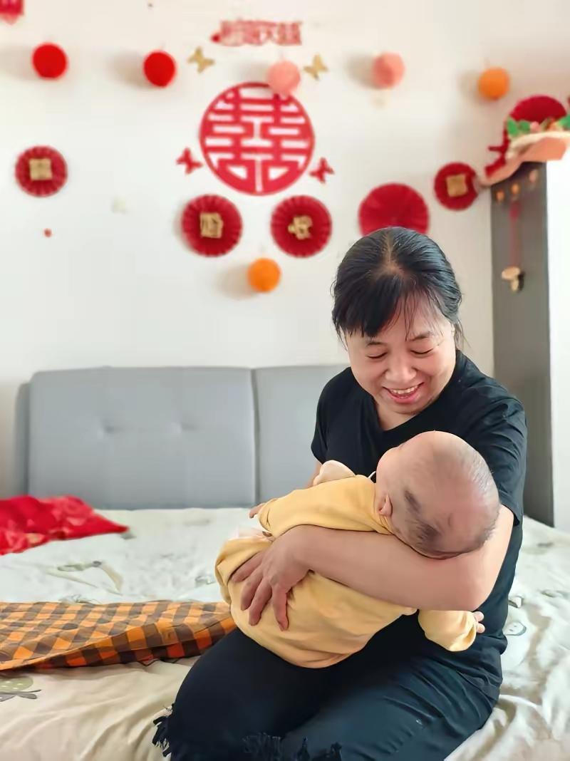 婆婆今年50岁。怀孕了要把孩子生下来，我不答应，公公就说，这个家轮不到你做主。后