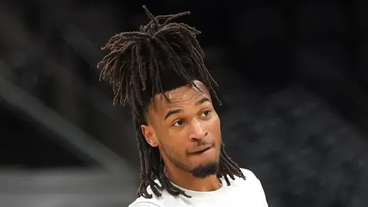 卡斯尔真的是攻防一体本赛季也就对那个25仔吃了亏，对坎宁安，亚历山大，东77