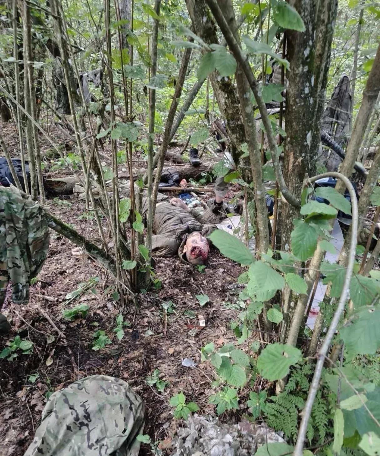生命真的不值钱，三人被打死，三人被俘，还有一名上尉军官。这些被打死的乌军特种作