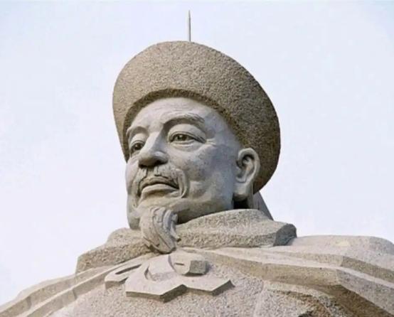 1877年，侵占新疆13载的阿古柏服毒身亡。他的妻子子女孙子，左宗棠却没株连。
