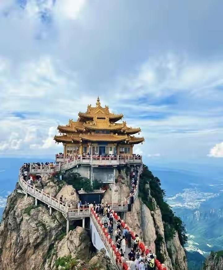 大多数洛阳人都知道，洛阳老君山不允许外国人进入，（注意，是在外国人！港澳台同胞是