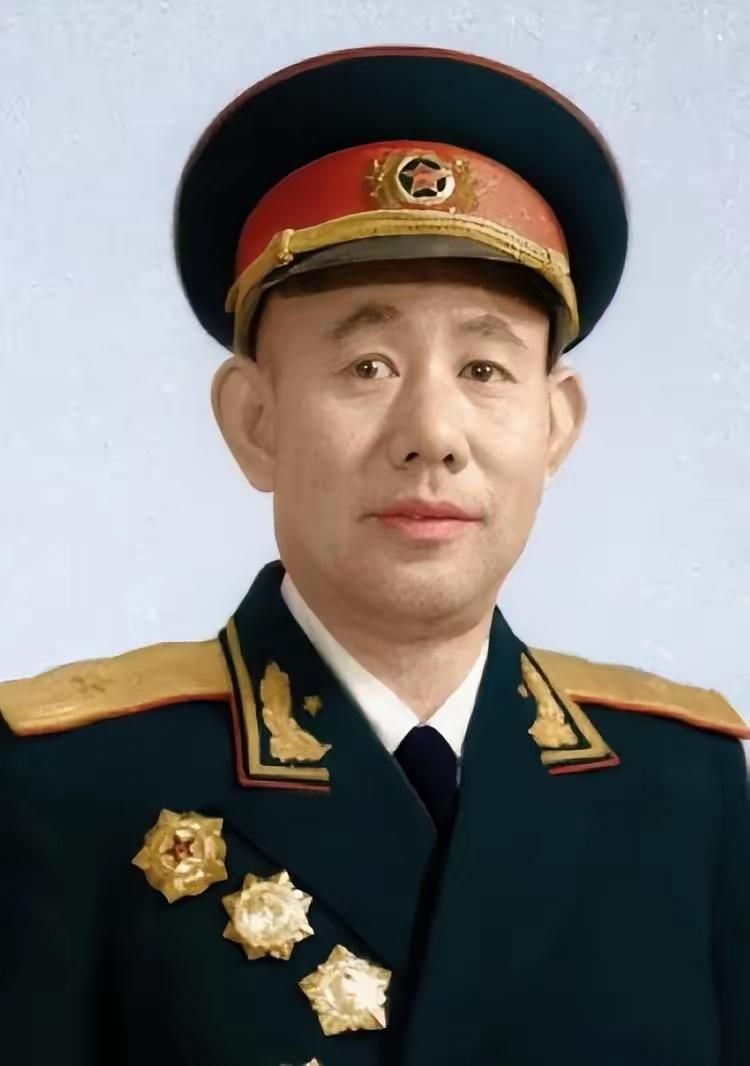 1951年，志愿军开会，彭德怀大喊了一声：“黄朝天，你给我站起来！”违反命令的黄