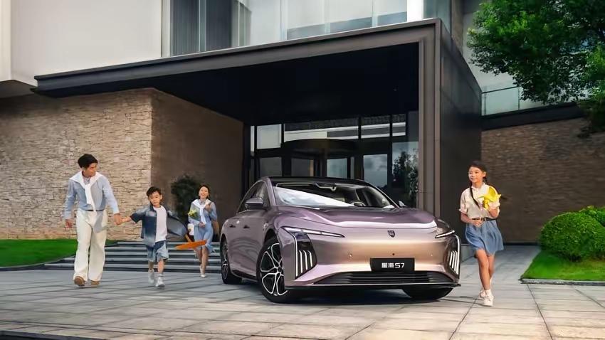 我国最赚钱的车企前五名第一名，比亚迪全年盈利300亿元。第二名，上汽集团