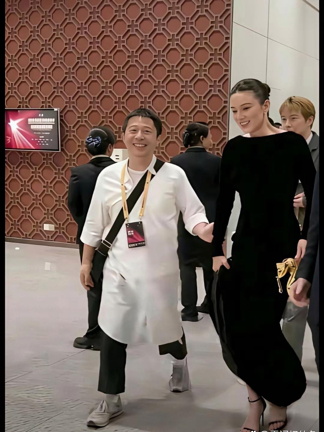 不敢相信这是宋佳的老公。​​​