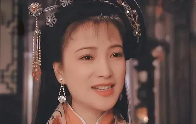 一天夜晚，名妓李师师认为宋徽宗在晚上不会再来找自己了，便约了老相好周邦彦前来叙旧