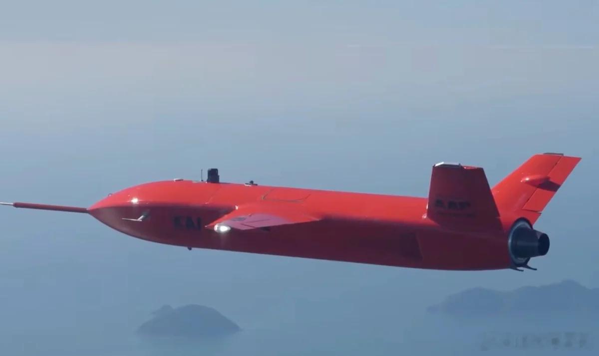 FA-50带着无人机贴身飞，9米间隔20分钟，韩国版忠诚僚机来了2026年10月