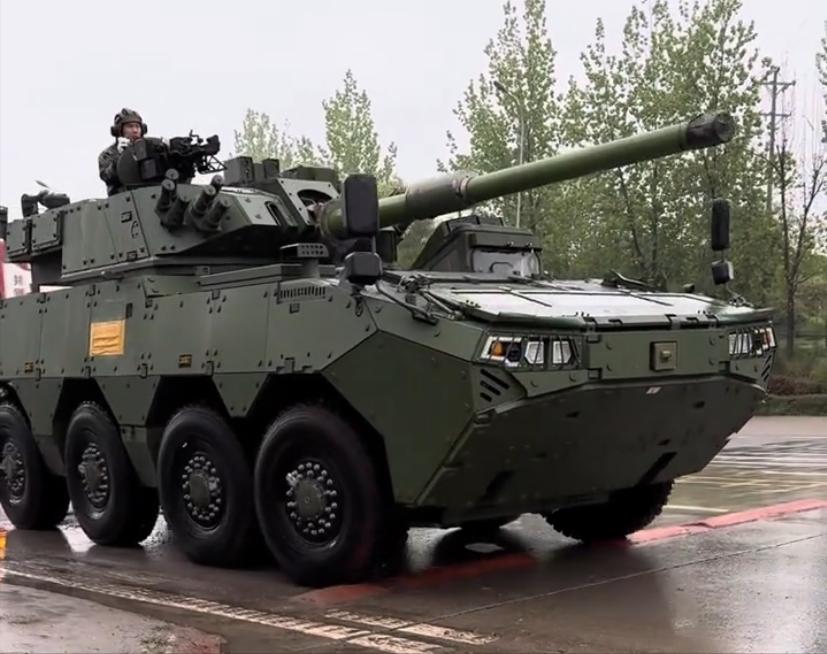 陆军中型旅部队新接装的轮式装甲车辆，几个主要基础型号都有了，105毫米突击炮、步