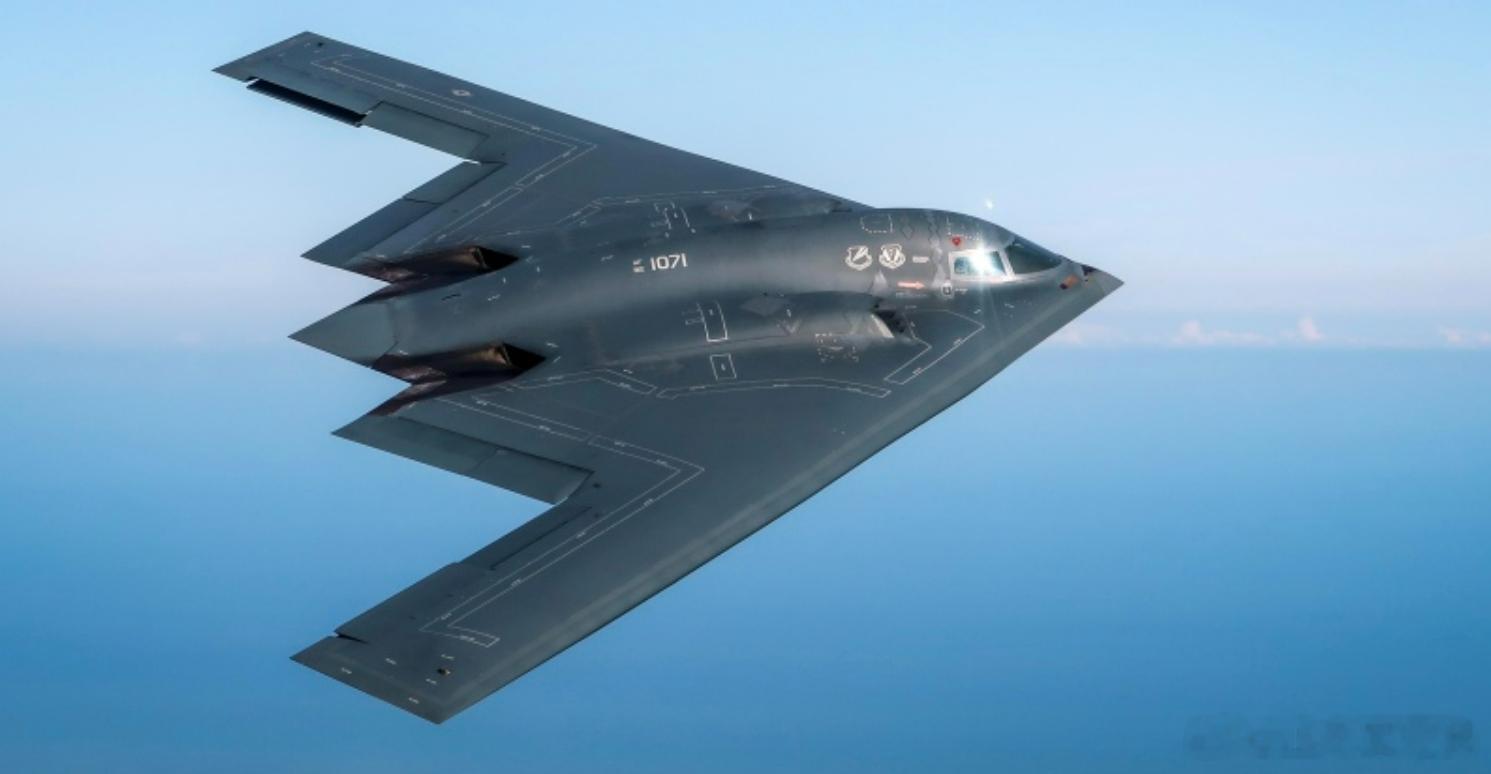 B-2首射LRASM反舰导弹，一架可带16枚猎杀中国军舰2026年6月30日，据