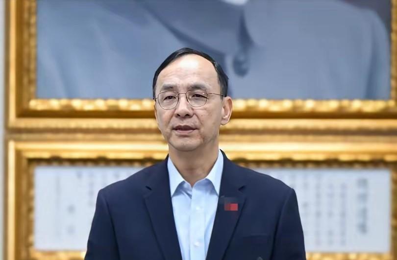 2001年至今25年蓝党共进行10次党主席选举，其中6次属于正常换届，4次属于中