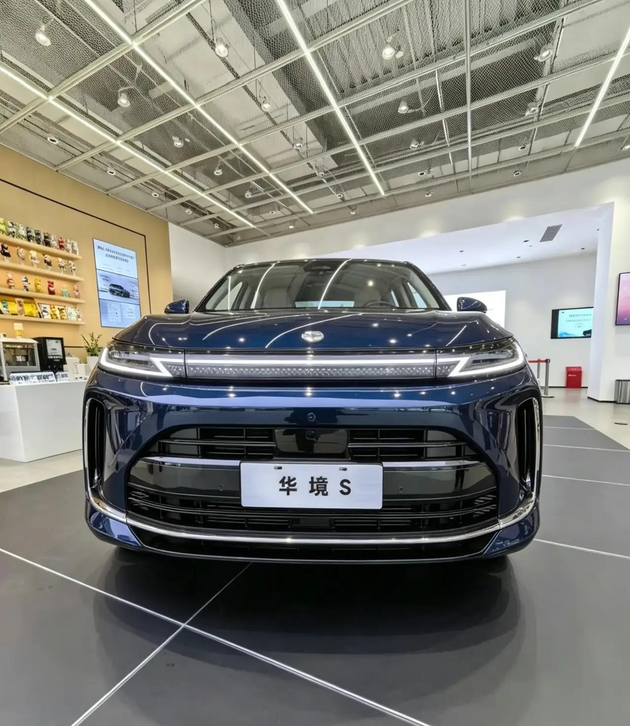 宁德时代的电池果然是车企的最爱就比如最近上汽五菱品牌带来的大六座车型华镜S也