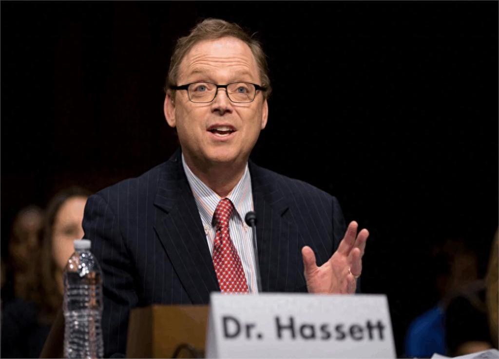 上周在华盛顿的一个闭门晚宴上，一位深耕华府多年的政策圈老朋友，趁着酒意压低声音说