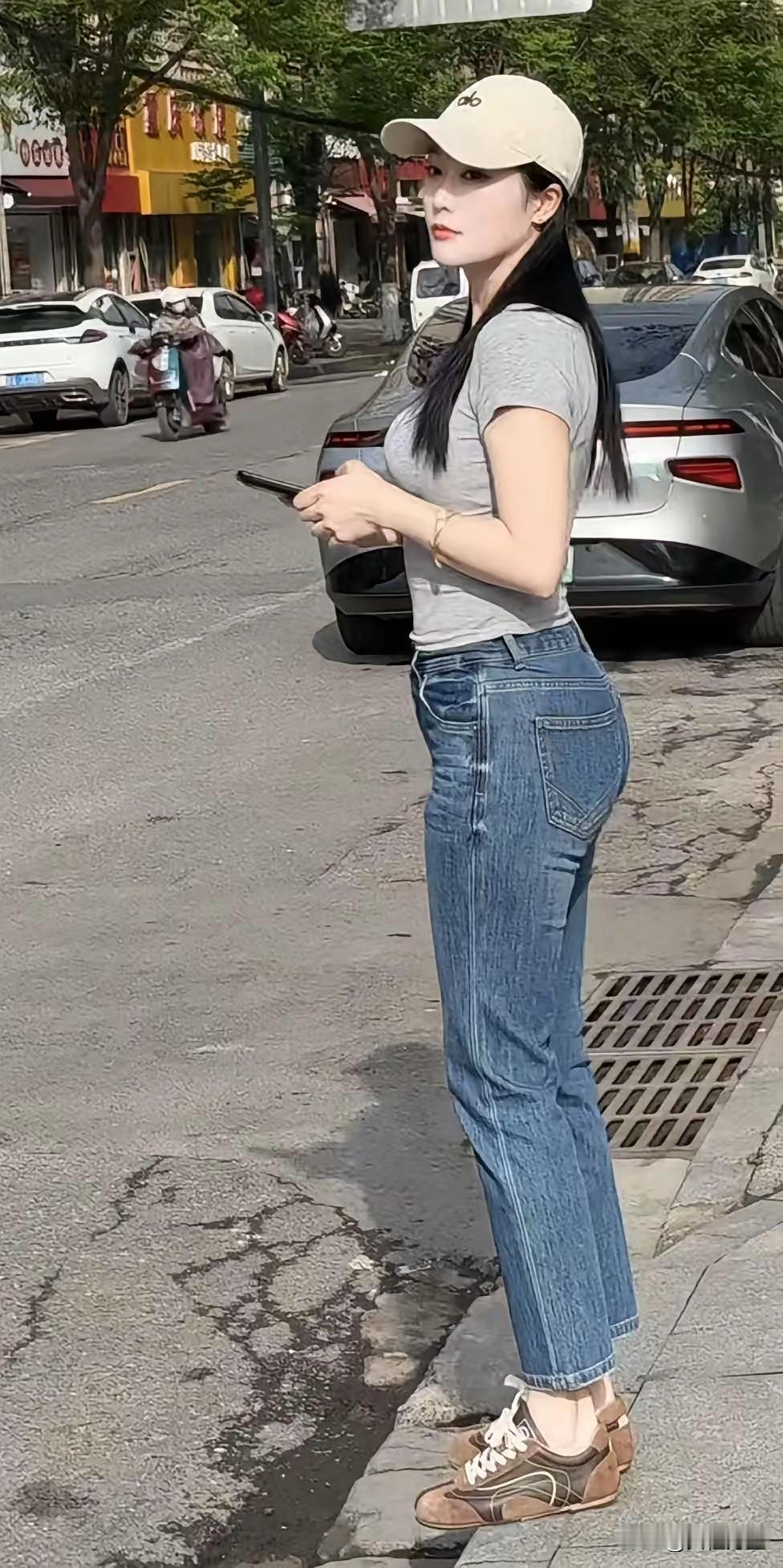 你喜欢女人身材好还是颜值高