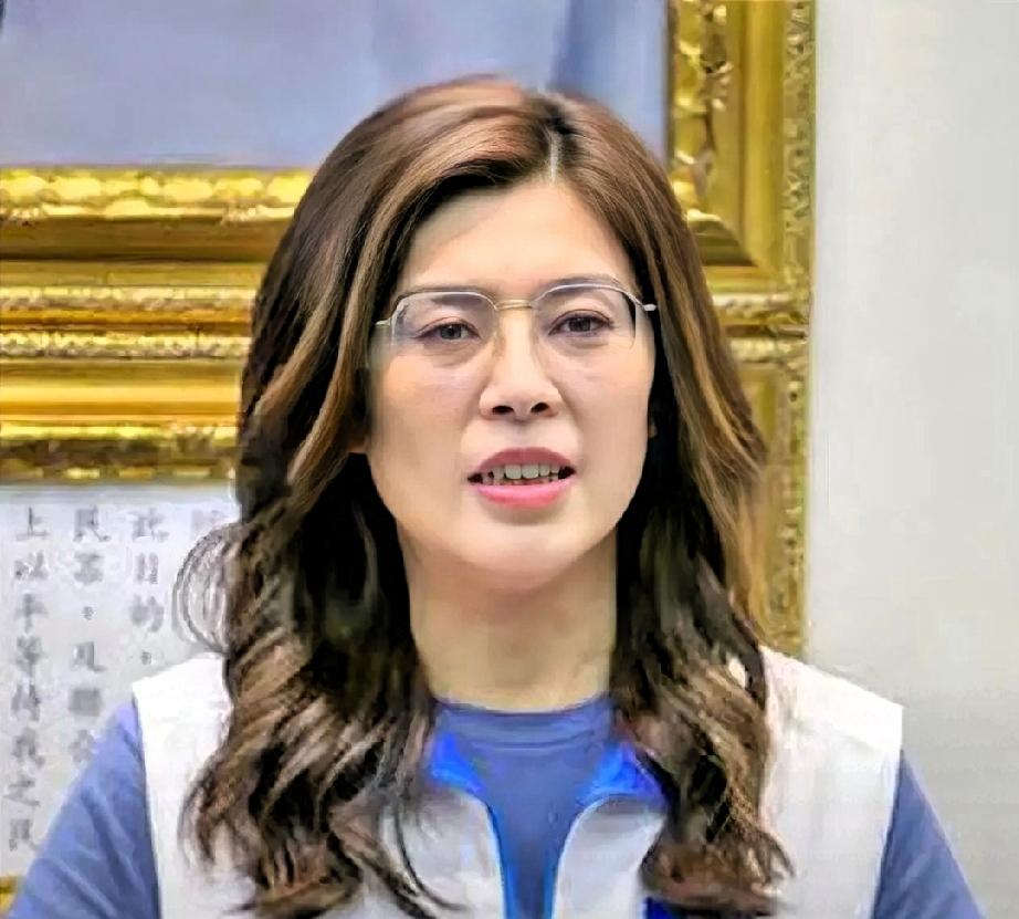 郑丽文自掏腰包402万，不花国民党一毛钱，以个人名义承接全部1.5万盒中秋礼品！