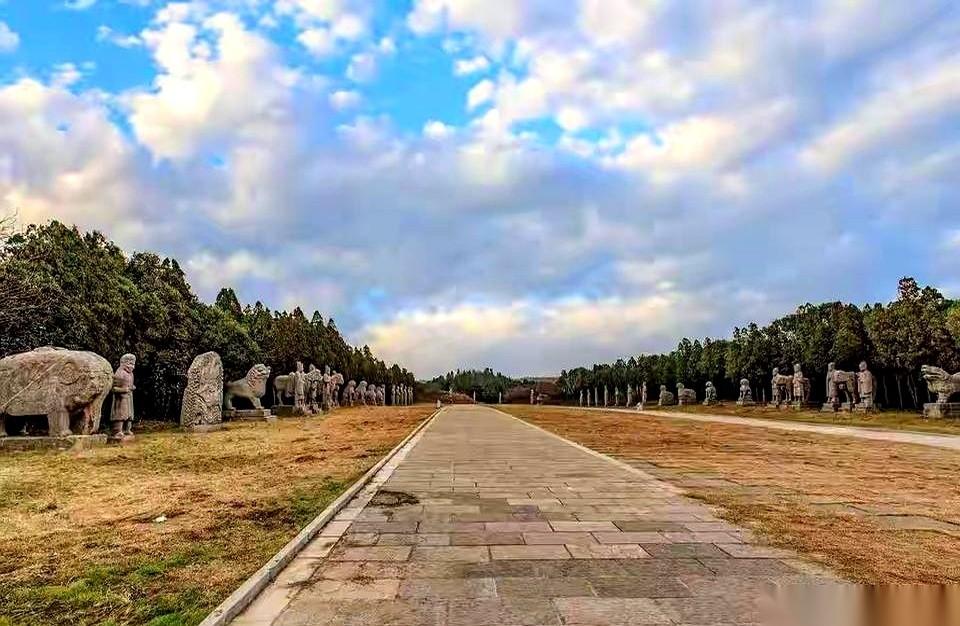 巩义宋陵，七位北宋皇帝的沉睡之地，现在有人盯上它了。一个想法冒了出来：把这片千