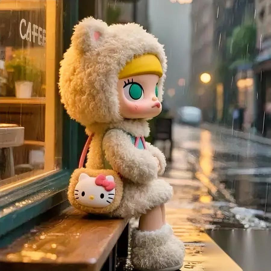 泡泡玛特慌了！直播间里话扎心工作人员举着79元盲盒犹豫：“这价确实有点…”