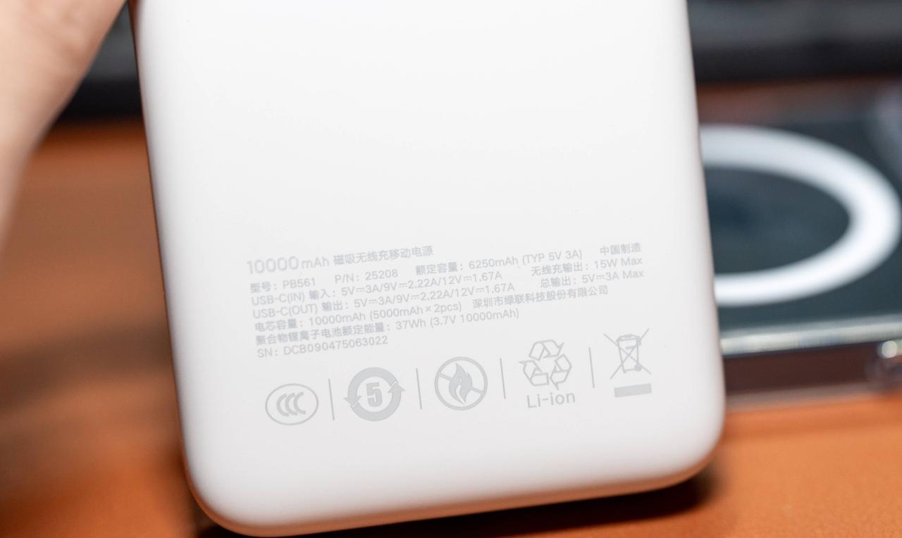 不要以为充电宝有“3C”标识，就可以随意携带“登机”使用了。还有就是，为什