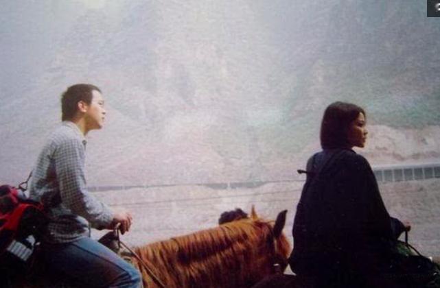 爸爸是窦唯，妈妈是王菲，爸妈都是内心纯粹的人。即使爸爸再婚生女了，也一点也影响不