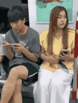 这小伙有点傻！这姑娘看上你了！[大笑]