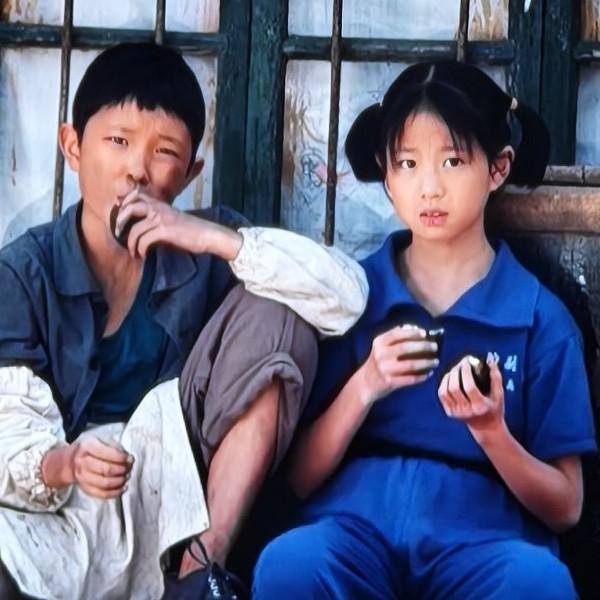 《主角》里，来弟（易青娥）的经历着实令人心疼。1976年，11岁的她还在九岩
