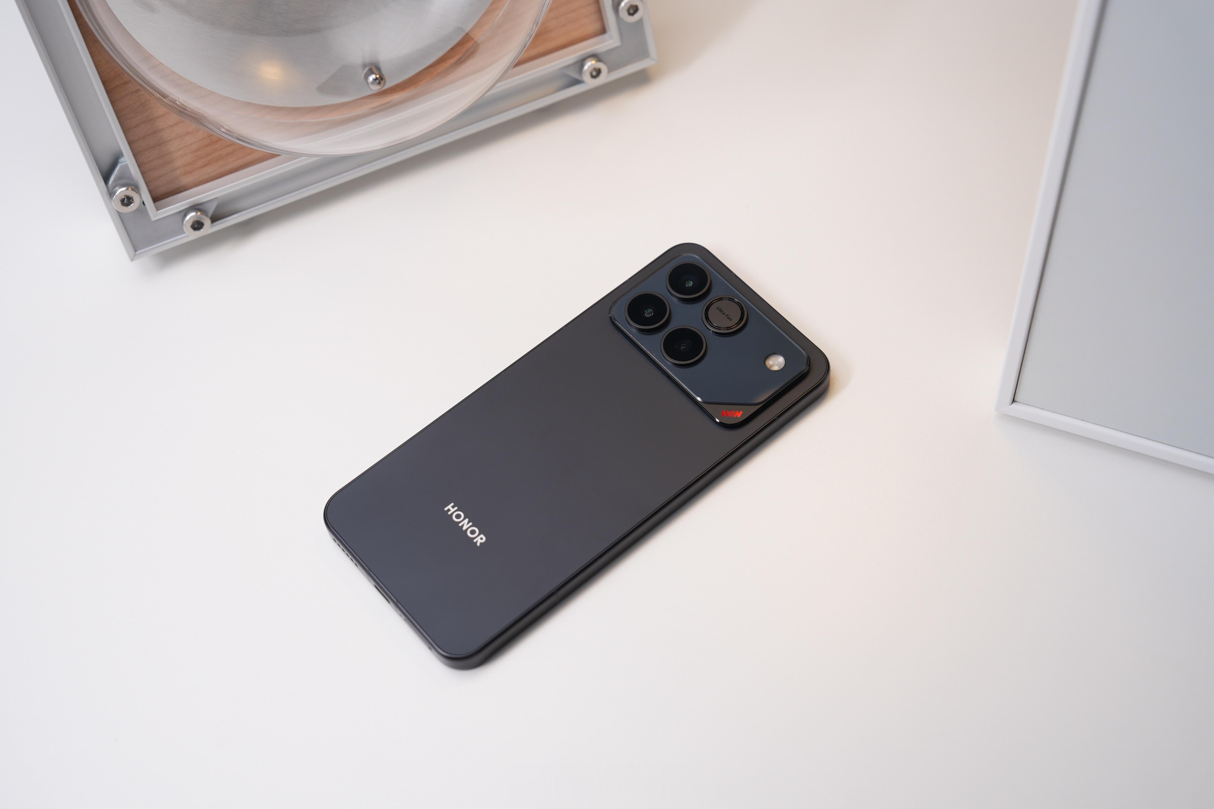 年度夯机荣耀WIN价格真香真“WIN麻了”。看完荣耀发布会，荣耀WIN应该是