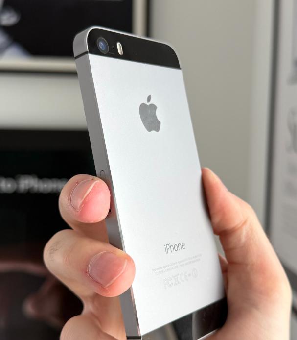 也就苹果敢这么干！1月27日，苹果在发布最新系统iOS26.2.1的同时，竟然