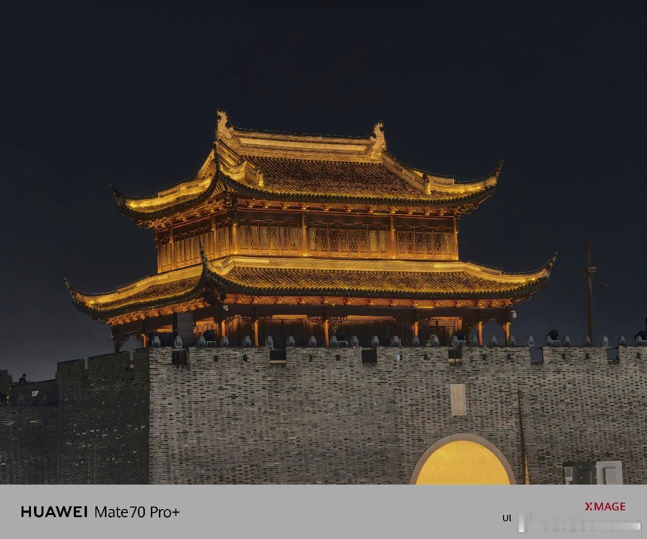 来苏州玩的朋友们，给你们推荐你下仓街，算是半露天的商业体，挺好逛的，就在苏州护城