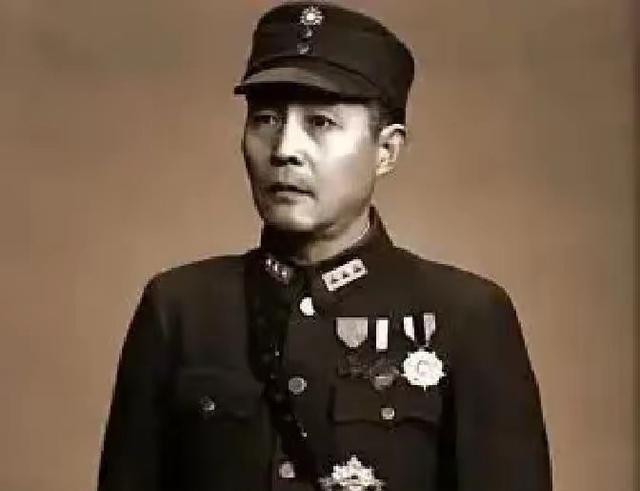 1933年，钱大钧在火车上撞见了从监狱逃出来的陈赓。可他却下令，不准捉陈赓。部下