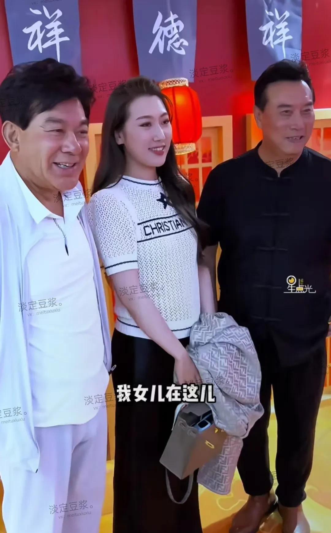很纳闷！陈佩斯拍电影请那么多演员，为啥不让妹夫张山出演个角色呢，张山也是位老戏骨