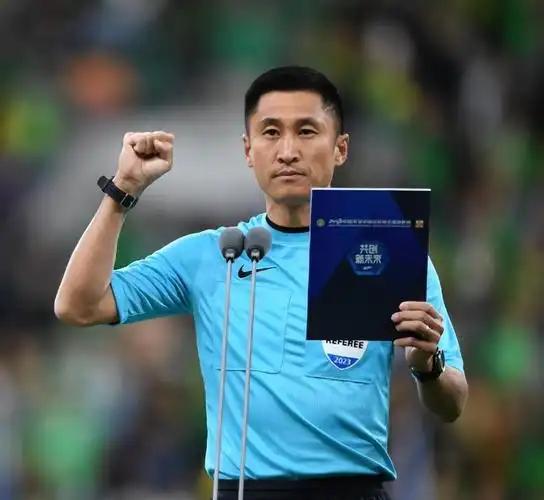 看完法国1比0巴拉圭这场球，我突然有点明白，为什么像马宁这种裁判，到了关键比赛反