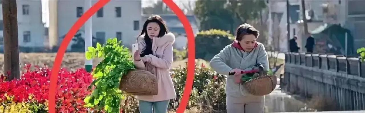 5万羽绒服，Logo比绒更值钱Moncler把商标放大两倍，官网标价5万2